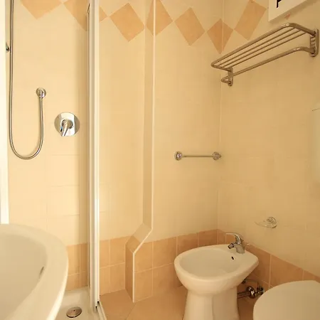 4 Stagioni 2* 里乔内